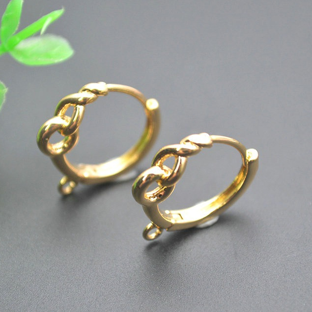Hoop Earrings - 30 szt. Skręcone Okrągłe Kółka Haczyki
